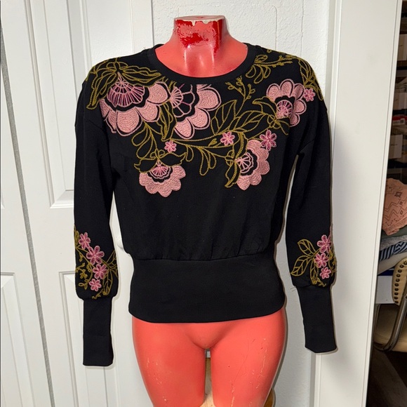 Anthropologie embroidered sweater pullover - Picture 2 of 5